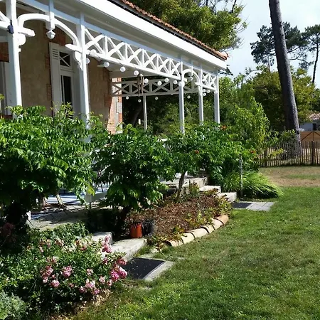 度假居 Demeure 300m De La *